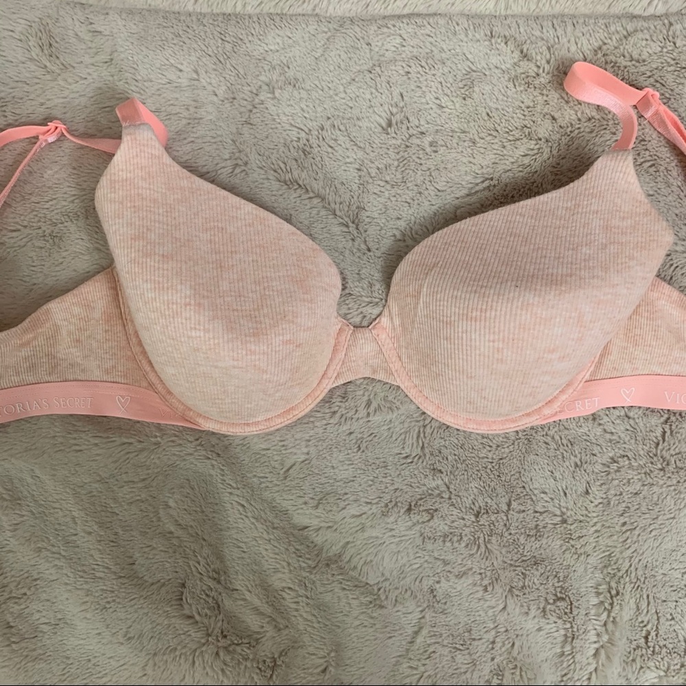 VS t-shirt bra